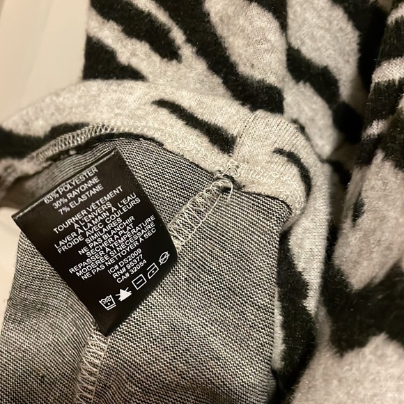 Anthropologie Sanctuary Zebra Striped Sweatshirt XL - Picture 4 of 5